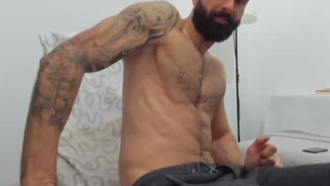 Snapshot of cuteeboy chatting on 02-04-25, 10:45 cuteeboy online show from 02-04-25, 10:45