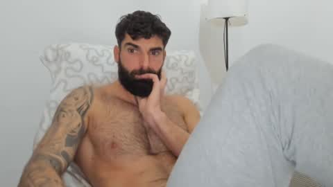 Snapshot of cuteeboy chatting on 02-16-25, 01:16 cuteeboy online show from 02-16-25, 01:16