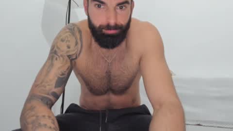Snapshot of cuteeboy chatting on 02-19-25, 03:27 cuteeboy online show from 02-19-25, 03:27