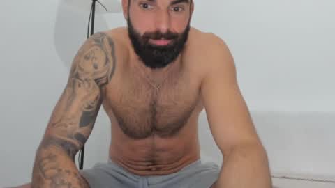 Snapshot of cuteeboy chatting on 02-20-25, 02:13 cuteeboy online show from 02-20-25, 02:13