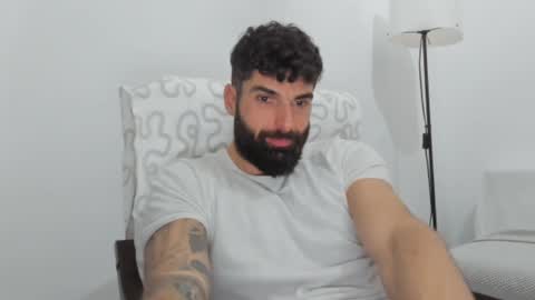 Snapshot of cuteeboy chatting on 02-26-25, 06:32 cuteeboy online show from 02-26-25, 06:32