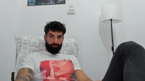 cuteeboy online show from 12-17-25, 07:47