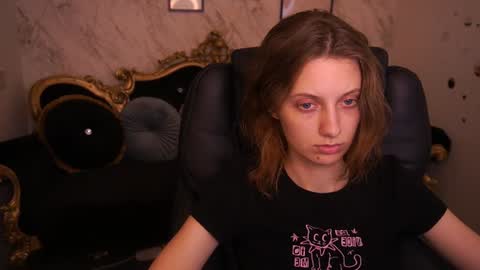 Foxy online show from 06-19-26, 12:42