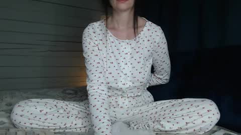 Snapshot of cuteemouse chatting on 01-13-25, 10:36 Anna online show from 01-13-25, 10:36