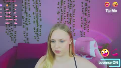 Snapshot of cutefever chatting on 04-24-26, 01:19 Amyy online show from 04-24-26, 01:19