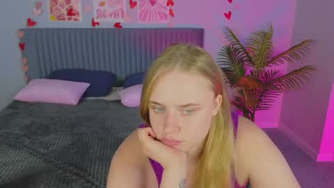 Snapshot of cutefever chatting on 07-05-26, 01:01 Amyy online show from 07-05-26, 01:01