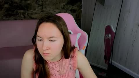 Snapshot of cuteglory chatting on 02-05-26, 01:43 cuteglory online show from 02-05-26, 01:43