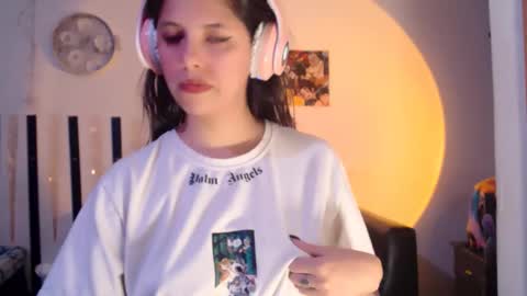 Snapshot of cutehaome chatting on 10-26-25, 04:18 haome online show from 10-26-25, 04:18