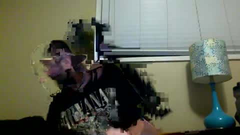 Snapshot of cutehungboi chatting on 09-16-25, 03:18 cutehungboi online show from 09-16-25, 03:18