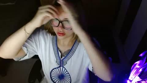 isabella online show from 06-20-26, 06:33
