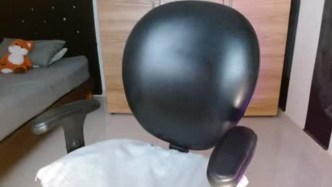 isabella online show from 06-25-26, 12:43