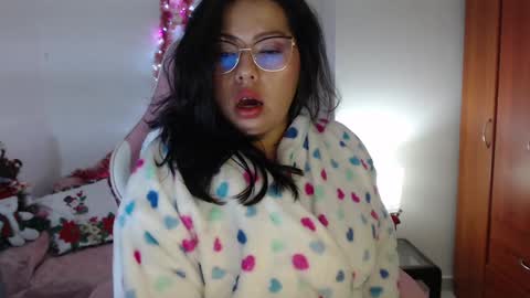 Snapshot of cutejess45 chatting on 12-11-24, 08:26 tell me jess   online show from 12-11-24, 08:26