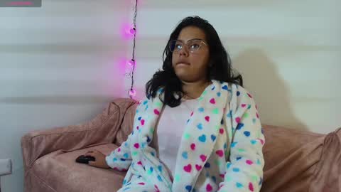 Snapshot of cutejess45 chatting on 01-31-25, 05:51 tell me jess   online show from 01-31-25, 05:51