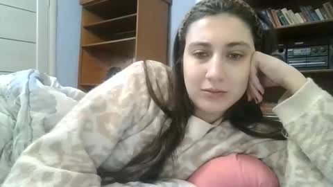 Snapshot of cutekattie chatting on 12-17-25, 05:57 cutekattie online show from 12-17-25, 05:57