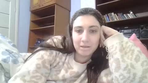 Snapshot of cutekattie chatting on 12-21-25, 05:25 cutekattie online show from 12-21-25, 05:25