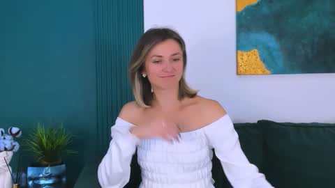 cutemirage online show from 09-16-25, 02:40