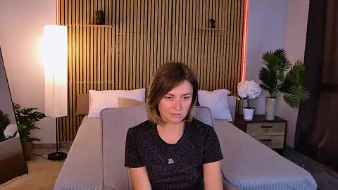 Snapshot of cutemirage chatting on 06-04-26, 02:45 cutemirage online show from 06-04-26, 02:45