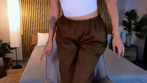 Snapshot of cutemirage chatting on 06-07-26, 02:32 cutemirage online show from 06-07-26, 02:32