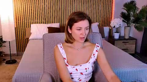 Snapshot of cutemirage chatting on 06-10-26, 02:38 cutemirage online show from 06-10-26, 02:38