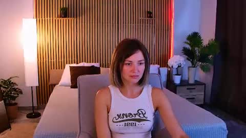 Snapshot of cutemirage chatting on 06-18-26, 02:43 cutemirage online show from 06-18-26, 02:43