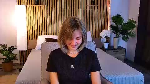 Snapshot of cutemirage chatting on 06-30-26, 02:40 cutemirage online show from 06-30-26, 02:40