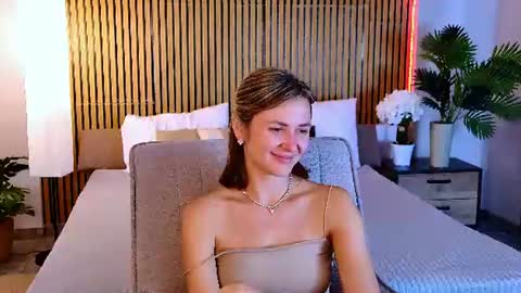 Snapshot of cutemirage chatting on 07-09-26, 02:43 cutemirage online show from 07-09-26, 02:43