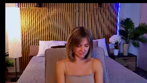 Snapshot of cutemirage chatting on 07-19-26, 02:32 cutemirage online show from 07-19-26, 02:32