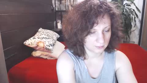 Snapshot of cutemoan chatting on 09-10-25, 09:48 Rita online show from 09-10-25, 09:48