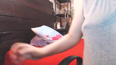 Snapshot of cutemoan chatting on 09-22-25, 10:01 Rita online show from 09-22-25, 10:01