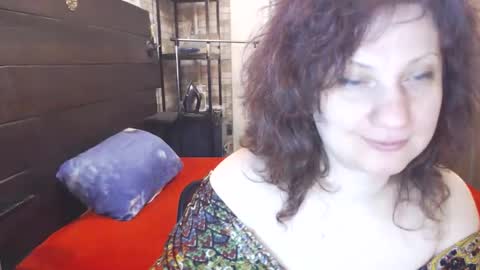 Snapshot of cutemoan chatting on 02-12-26, 10:38 Rita online show from 02-12-26, 10:38