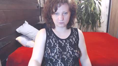 Snapshot of cutemoan chatting on 06-14-26, 08:33 Rita online show from 06-14-26, 08:33