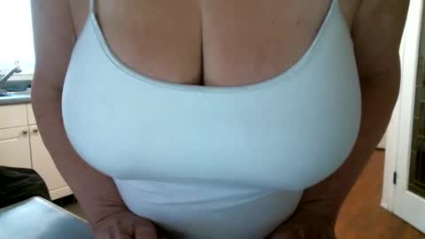 Snapshot of cutenlittle28 chatting on 01-30-25, 07:26 CuteNlil online show from 01-30-25, 07:26