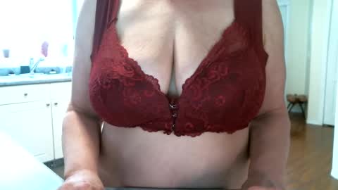 Snapshot of cutenlittle28 chatting on 03-07-25, 05:38 CuteNlil online show from 03-07-25, 05:38