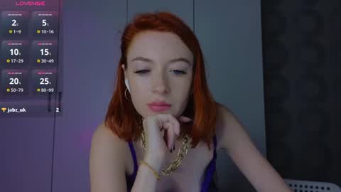 Snapshot of cuteroxyfoxyy chatting on 06-13-26, 04:05 Roxy online show from 06-13-26, 04:05