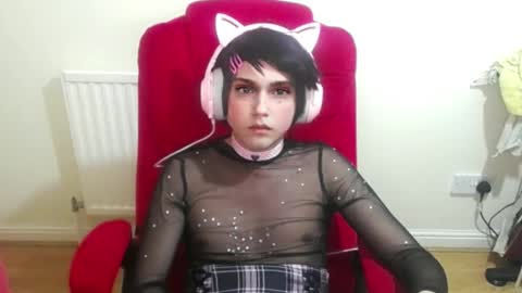 Snapshot of cutest_princess chatting on 10-09-25, 09:57 cutest_princess online show from 10-09-25, 09:57