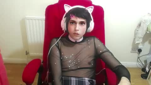 Snapshot of cutest_princess chatting on 10-23-25, 10:08 cutest_princess online show from 10-23-25, 10:08