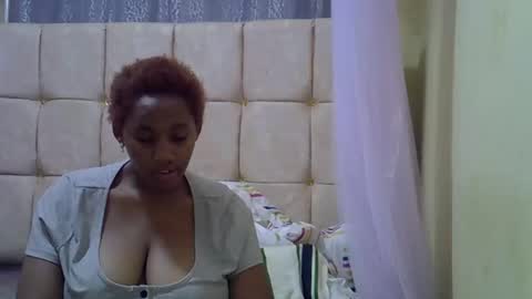 cutestebony1 online show from 05-25-26, 08:59