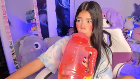  - independent model online show from 02-07-25, 12:20