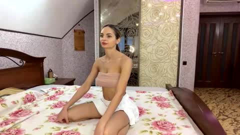Snapshot of cutetella chatting on 12-19-25, 04:19 Alina online show from 12-19-25, 04:19