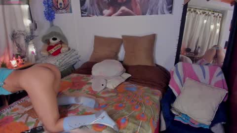 cuteweed420 online show from 10-27-25, 03:43