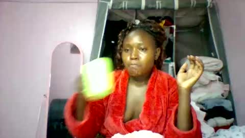 cutezola online show from 11-14-25, 05:06