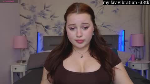 Snapshot of cutie__cutiee_ chatting on 05-08-26, 01:05 Nika online show from 05-08-26, 01:05