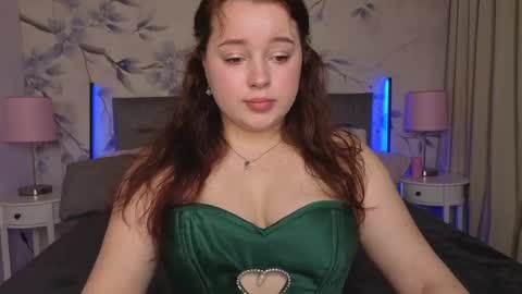 Snapshot of cutie__cutiee_ chatting on 05-09-26, 01:49 Nika online show from 05-09-26, 01:49