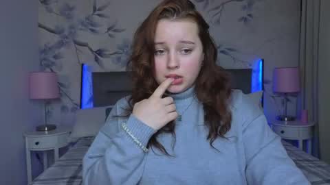 Snapshot of cutie__cutiee_ chatting on 05-15-26, 01:07 Nika online show from 05-15-26, 01:07