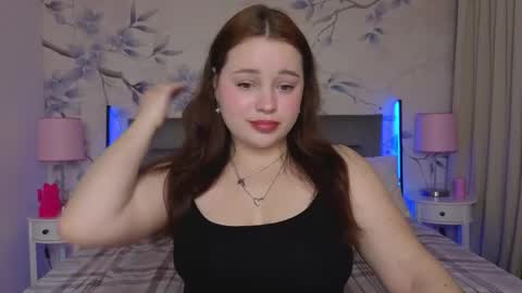 Snapshot of cutie__cutiee_ chatting on 05-29-26, 01:20 Nika online show from 05-29-26, 01:20