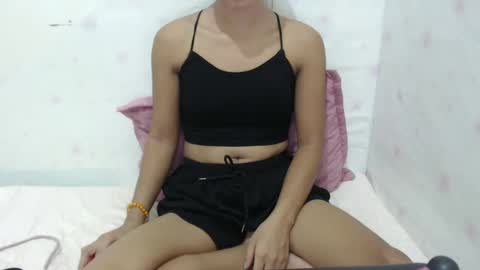 Snapshot of cutie_bella_xxx chatting on 01-23-25, 11:04 bella online show from 01-23-25, 11:04