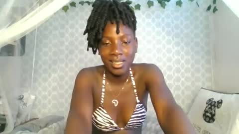 Snapshot of cutie_liqy chatting on 05-04-26, 09:00 Liqy online show from 05-04-26, 09:00