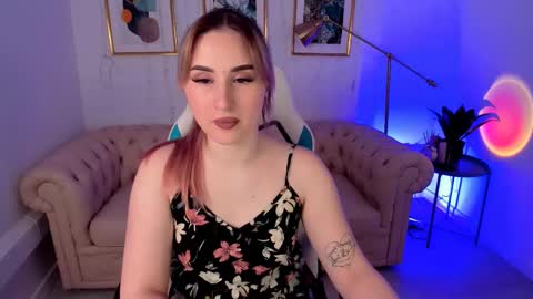 Snapshot of cutie_louise chatting on 12-14-24, 12:22 Your Louise follow me online show from 12-14-24, 12:22