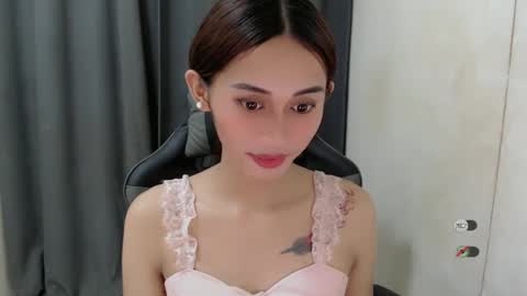 Snapshot of cutie_mitcha chatting on 02-23-25, 10:49 cutie_mitcha online show from 02-23-25, 10:49