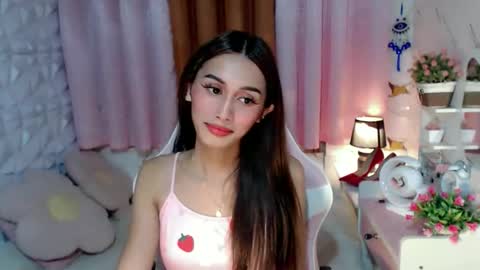 Snapshot of cutie_mitcha chatting on 10-06-25, 10:56 cutie_mitcha online show from 10-06-25, 10:56